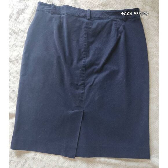 Lauren Ralph Lauren navy blue skirt with front zip pockets - Picture 5 of 7